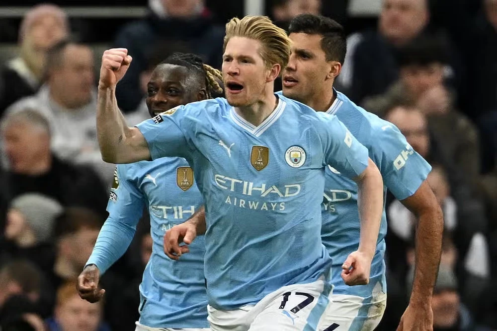 Kevin De Bruyne tỏa sáng giúp Manchester City thắng kịch tính Newcastle | Vietnam+ (VietnamPlus)