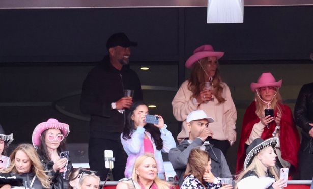 Ulla is pretty in pink, while Klopp appears to be having a great time