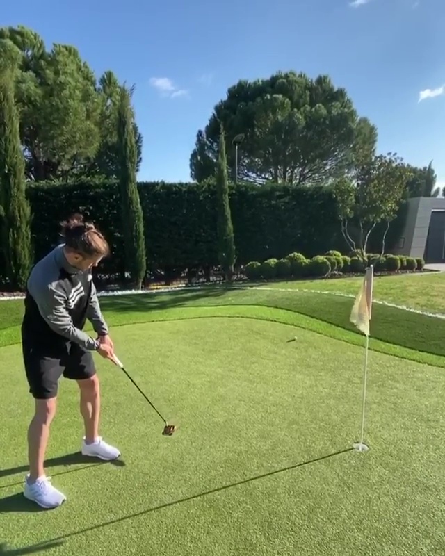 Bale even installed a golf course at the swanky pad